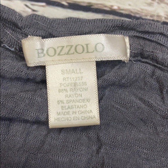 🌵3/$20• Comfy V Neck Tee Shirt with Pocket - Picture 3 of 3